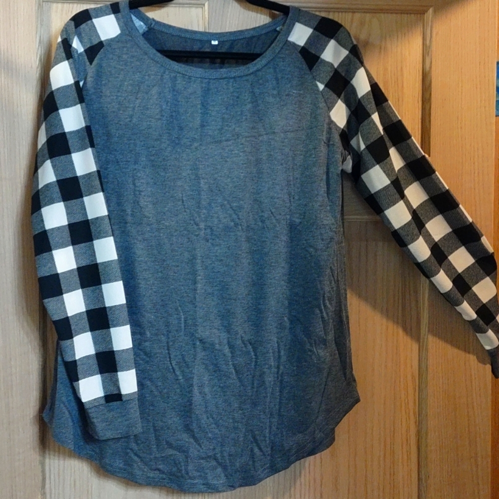 Women's Black and White Long Sleeve Plaid Shirt